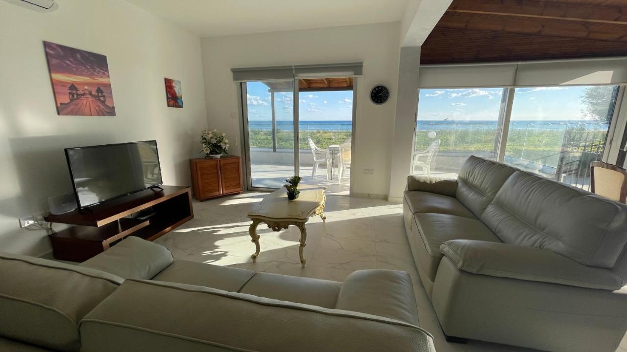 Beachfront Villa - Dasaki Larnaca Exterior photo